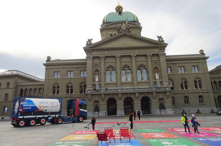 Bundesplatz mit Agenda 2030